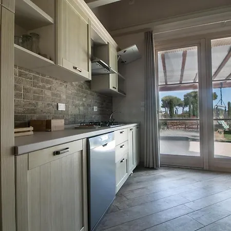 Fattoria Palazzeta - Pet & Family Friendly Aparthotel *