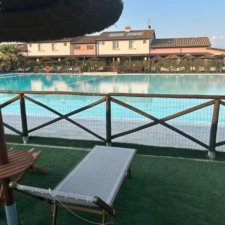 Fattoria Palazzeta - Pet & Family Friendly Aparthotel