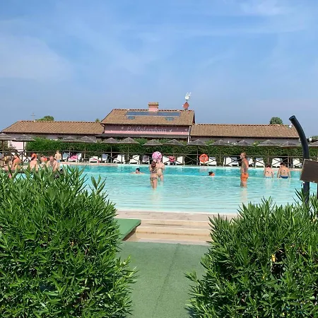 Fattoria Palazzeta - Pet & Family Friendly Aparthotel *