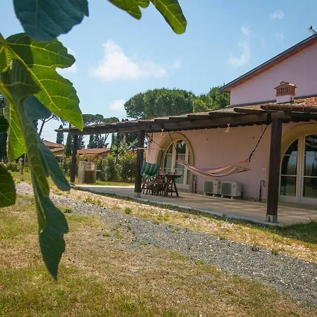 Fattoria Palazzeta - Pet & Family Friendly Aparthotel